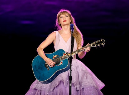 KANSAS CITY, MISSOURI - JULY 07: (EDITORIAL USE ONLY ) Taylor Swift performs onstage for night one o...