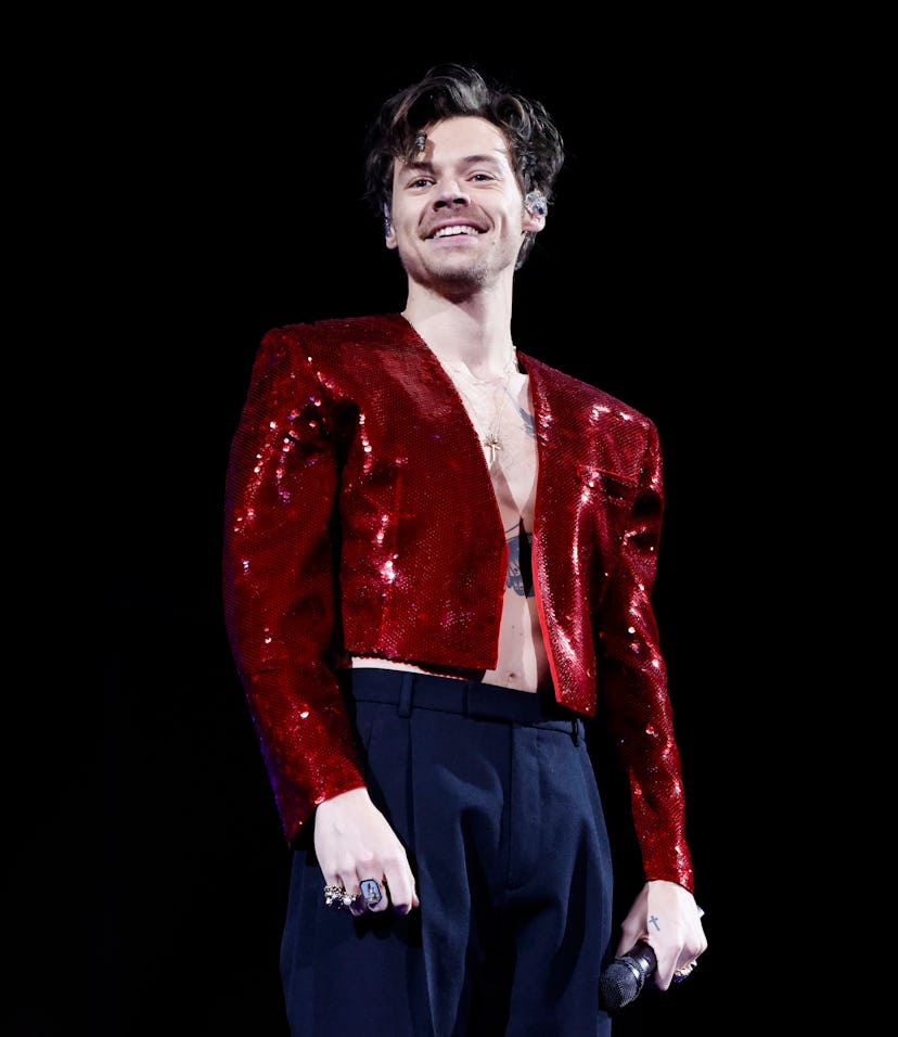 Harry Styles is rumored to be dating Taylor Russell, at the same time that Taylor Swift is re-releas...