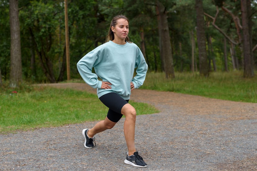 How to do lunges properly.