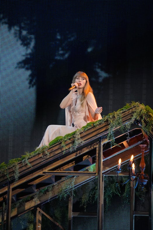 'Heartstopper' Season 2 features Taylor Swift's song "seven."