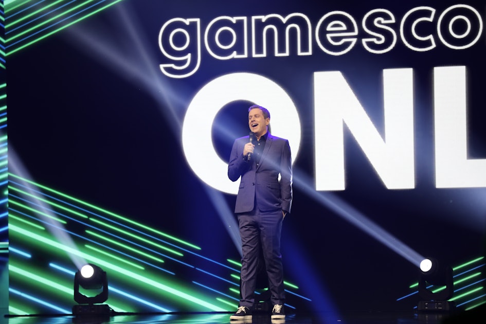 Geoff Keighley Interrupted at Gamescom 2023 by Another Person Screaming  About Bill Clinton - The Escapist