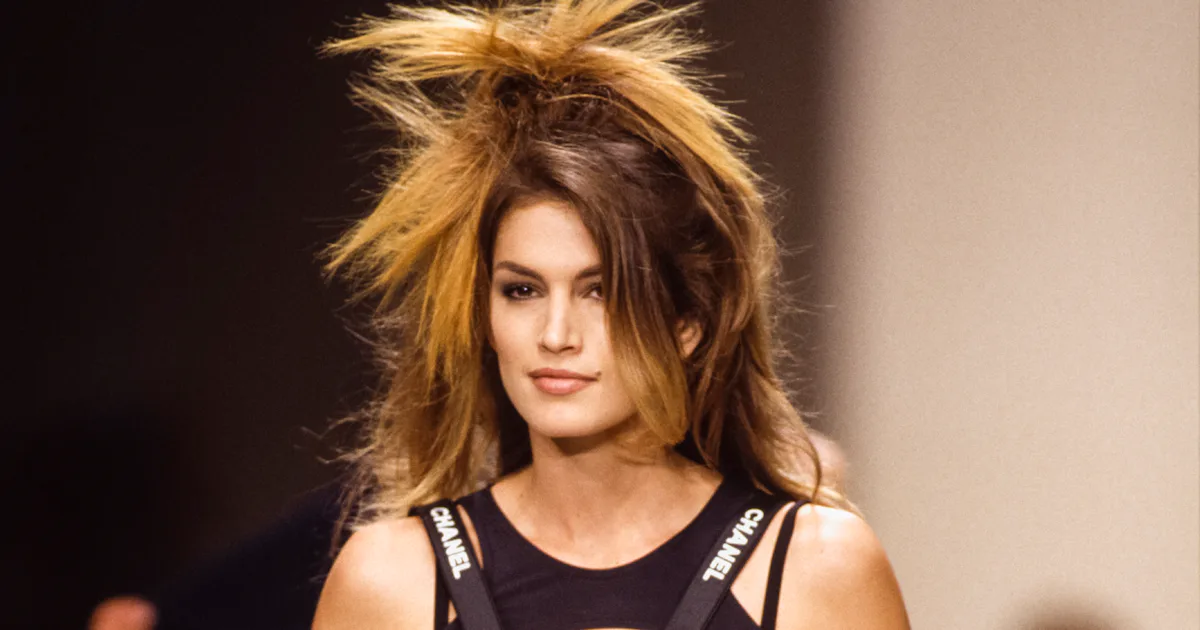 Cindy Crawford's Best Runway Beauty Looks From The '90s May Inspire