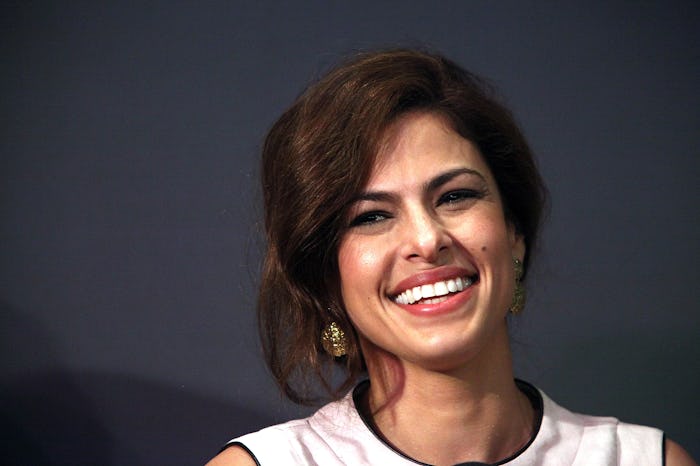 NEW YORK, NY - APRIL 28: Actress Eva Mendes visits the Apple Store Soho on April 28, 2011 in New Yo...