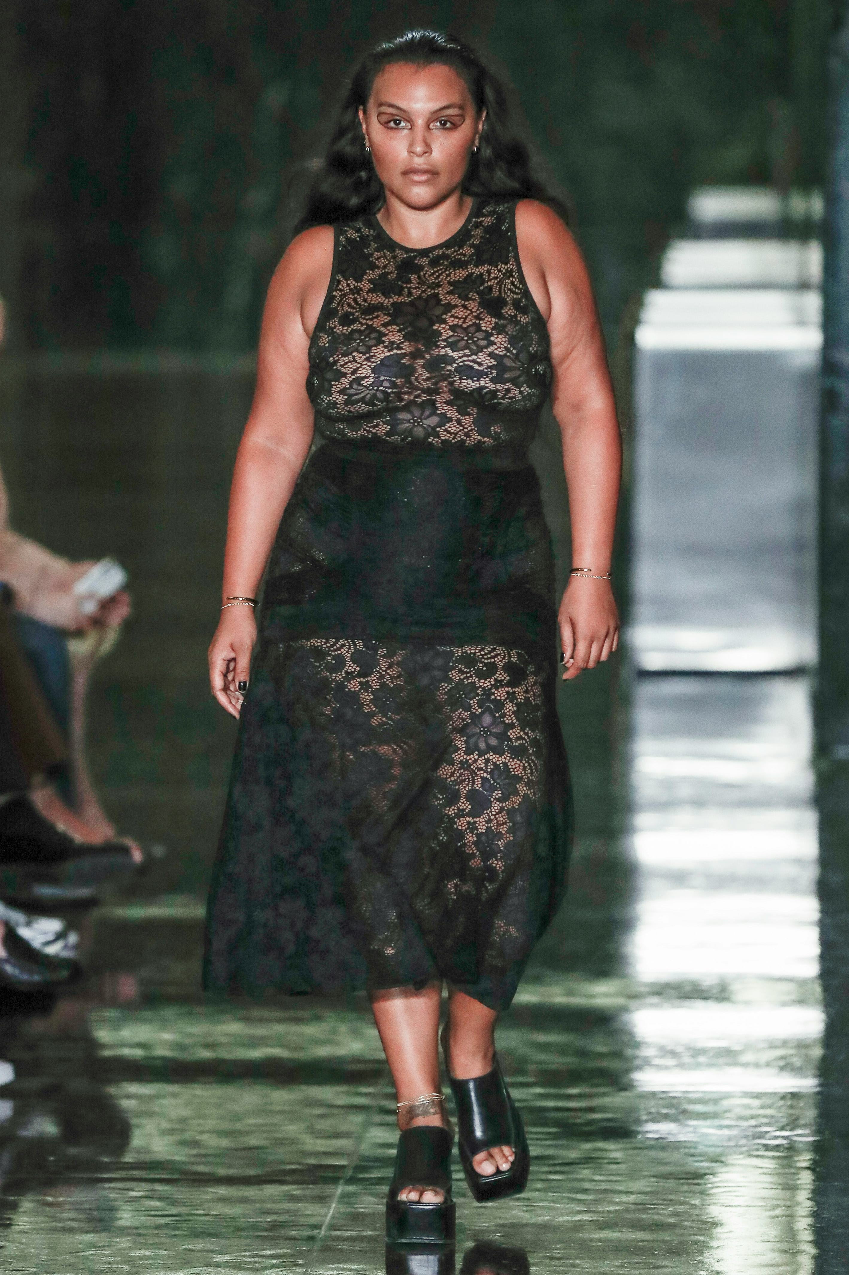 Paloma Elsesser walks the runway during the Eckhaus Latta Ready to Wear Spring/Summer 2024 fashion s&hellip;