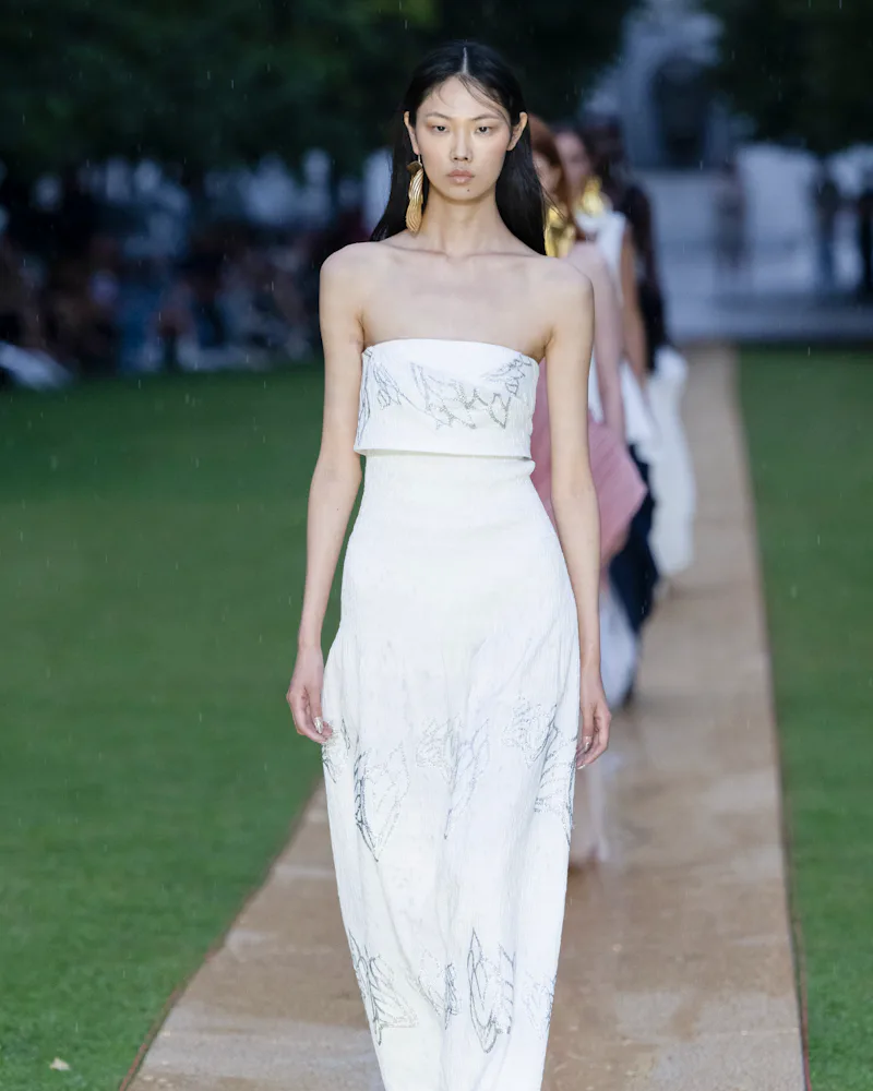 white dress fashion world Introducing our White Asymmetrical Dress Get your perfect fit now with Fashion World Shop this now in-store or simply just shop online www. fashionworld.co.za Please Note : Styles, Prints