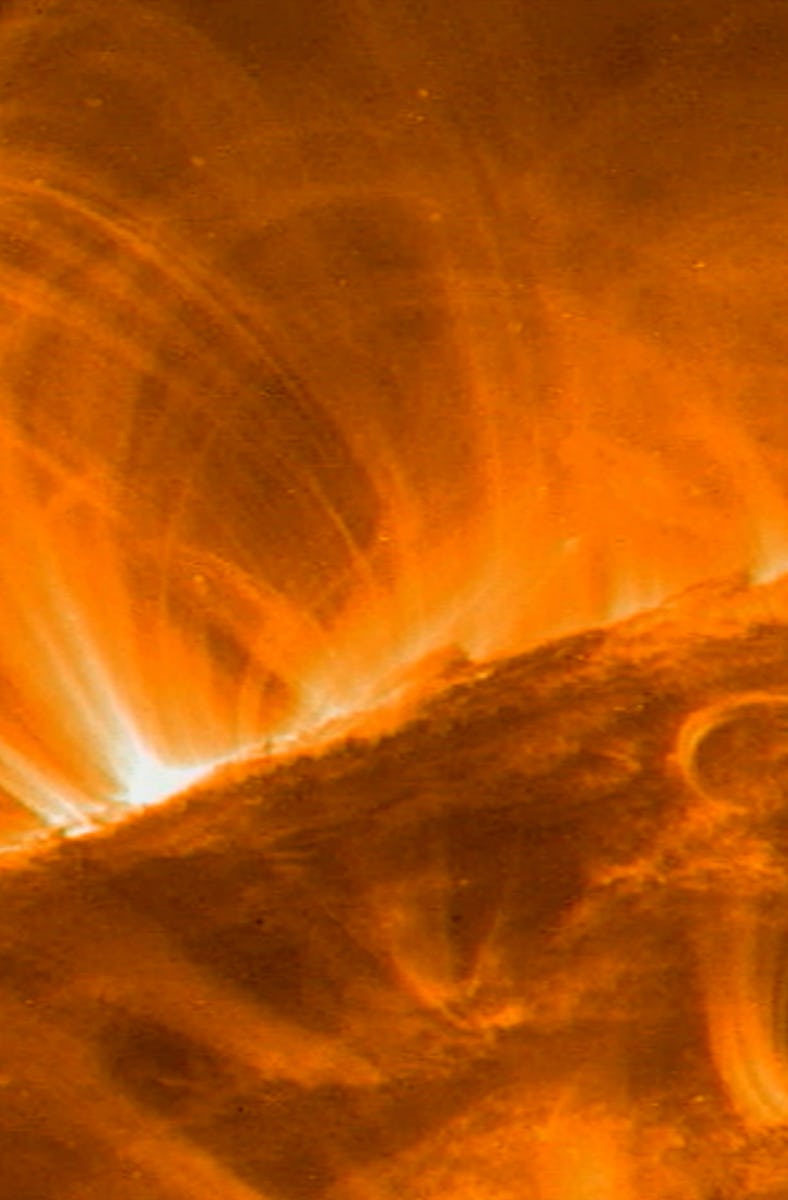 379099 02: The sun's coronal loops are shown in this photo, released September 26, 2000, taken by sp...