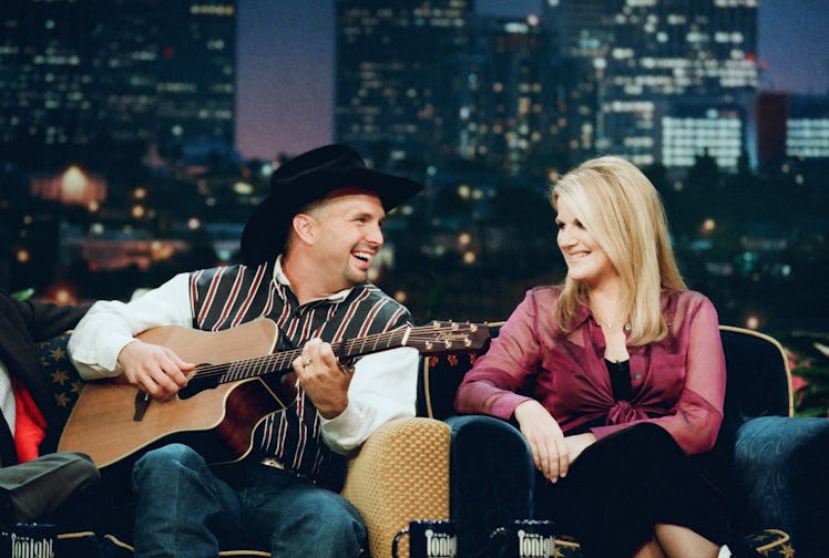 THE TONIGHT SHOW WITH JAY LENO -- Episode 1222 -- Pictured: (l-r) Musical guests Garth Brooks and Tr...