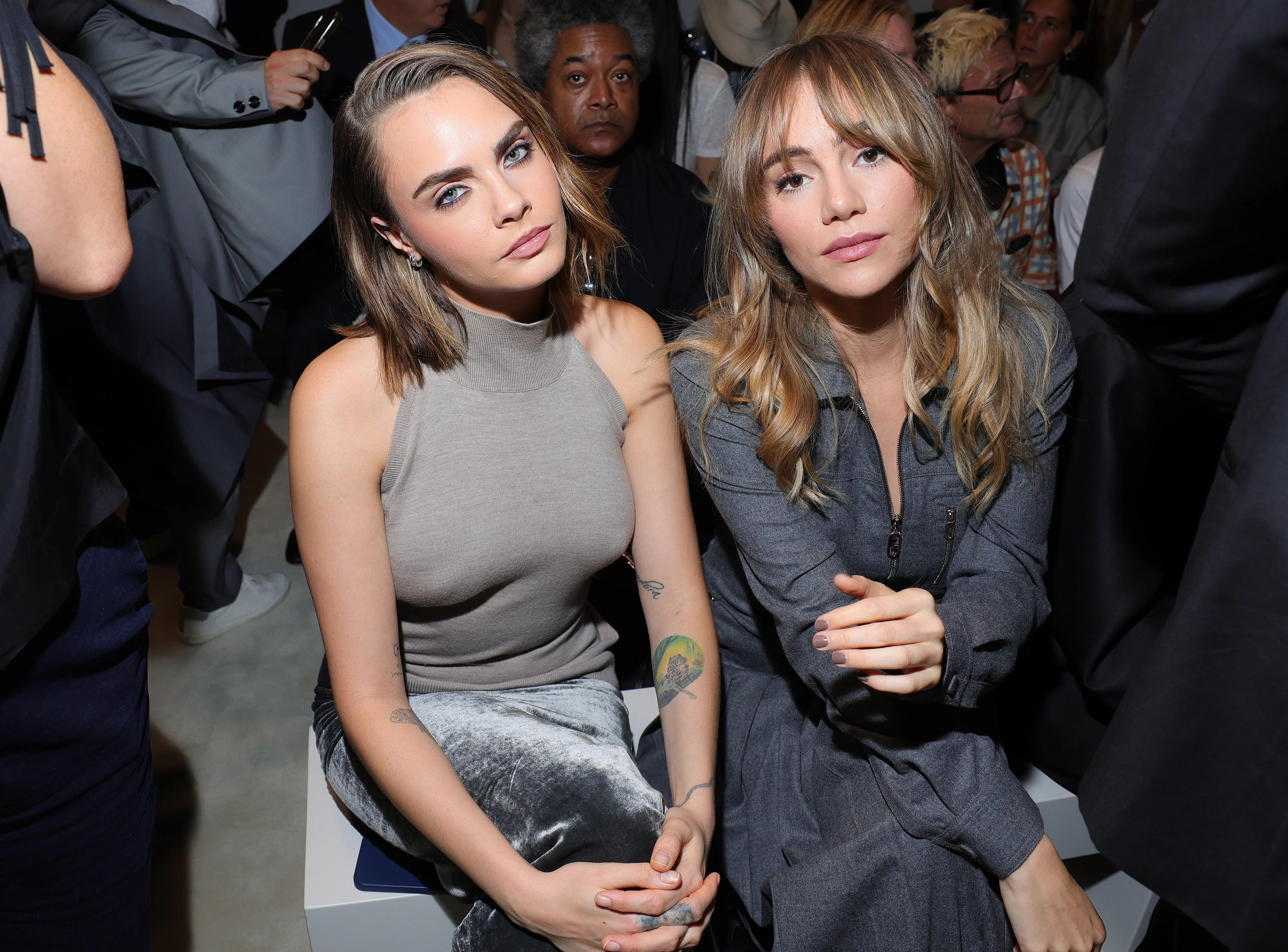 Suki Waterhouse brown nails at Fendi S/S 2024