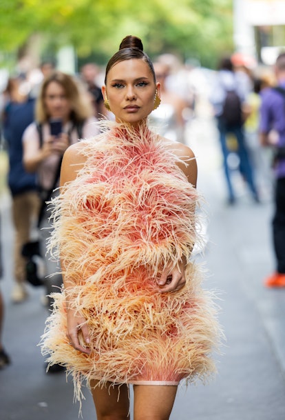 Nude lips are a Milan Fashion Week Spring/Summer 2024 street style beauty trend