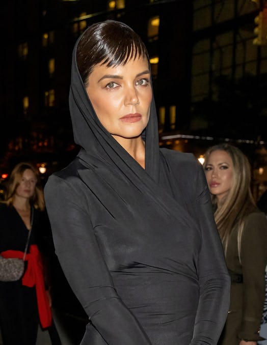 Katie Holmes microbangs at Tom Ford 2022