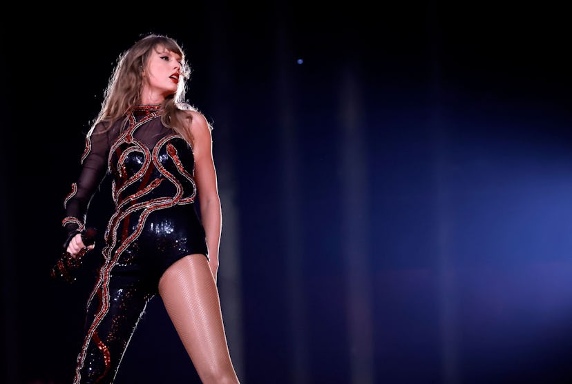 INGLEWOOD, CALIFORNIA - AUGUST 09: EDITORIAL USE ONLY. Taylor Swift performs onstage during "Taylor ...