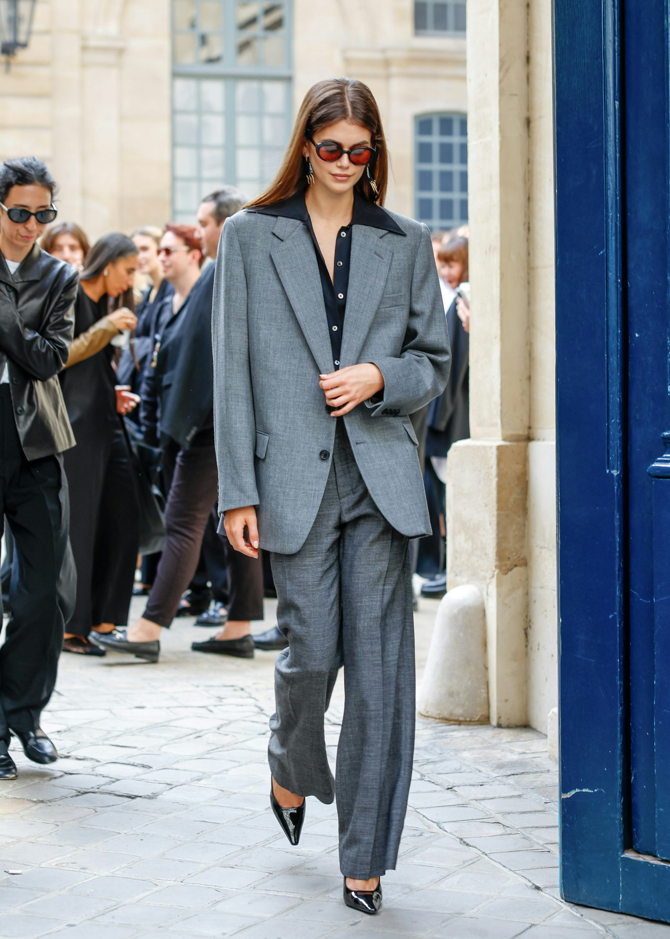 Kaia Gerber Proves Big Big Suits Don t Have to Look Shapeless