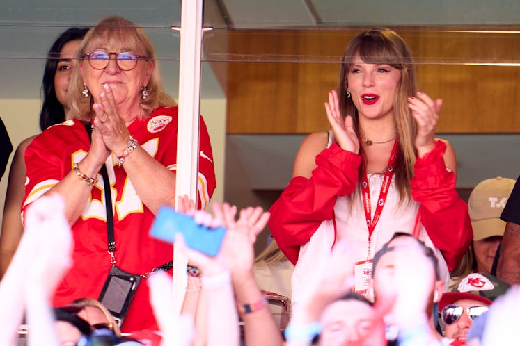 Taylor Swift and Donna Kelce at the Chiefs game