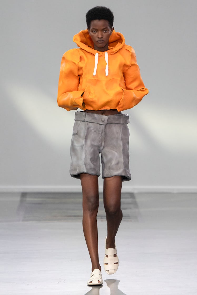 LONDON, ENGLAND - SEPTEMBER 16: A model walks the runway during the JW Anderson Ready to Wear Spring...