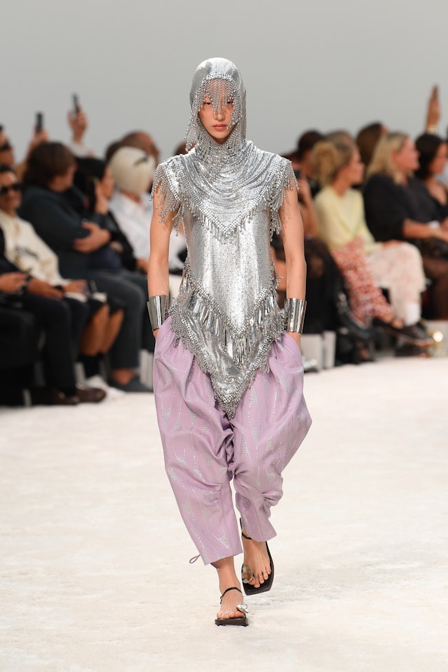 Model on the runway at Rabanne Ready To Wear Spring 2024 held at Palais de Tokyo on September 28, 20...