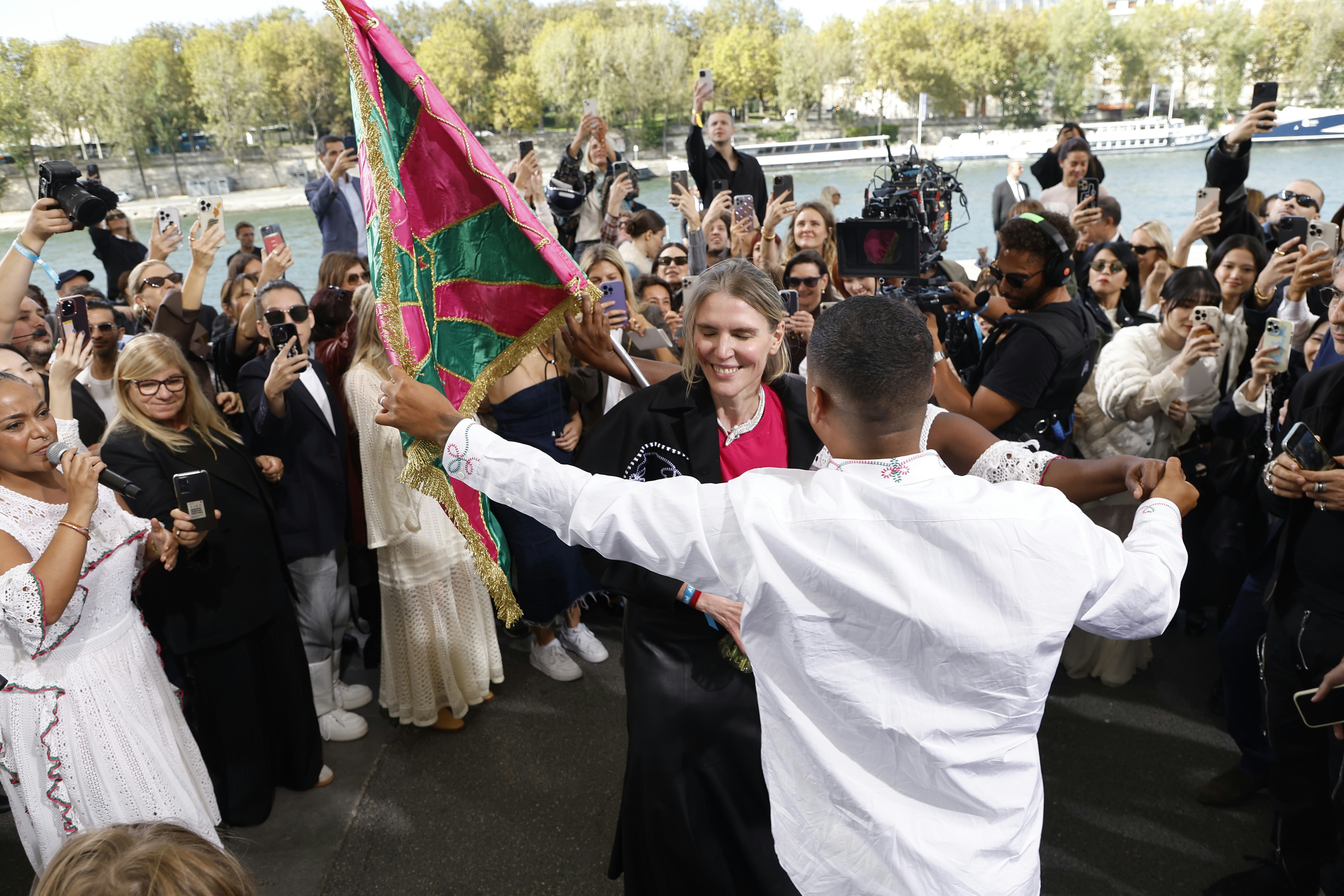 Designer Gabriela Hearst on the runway at Chloé Ready To Wear Spring 2024 held at Port de La Bourdon&hellip;