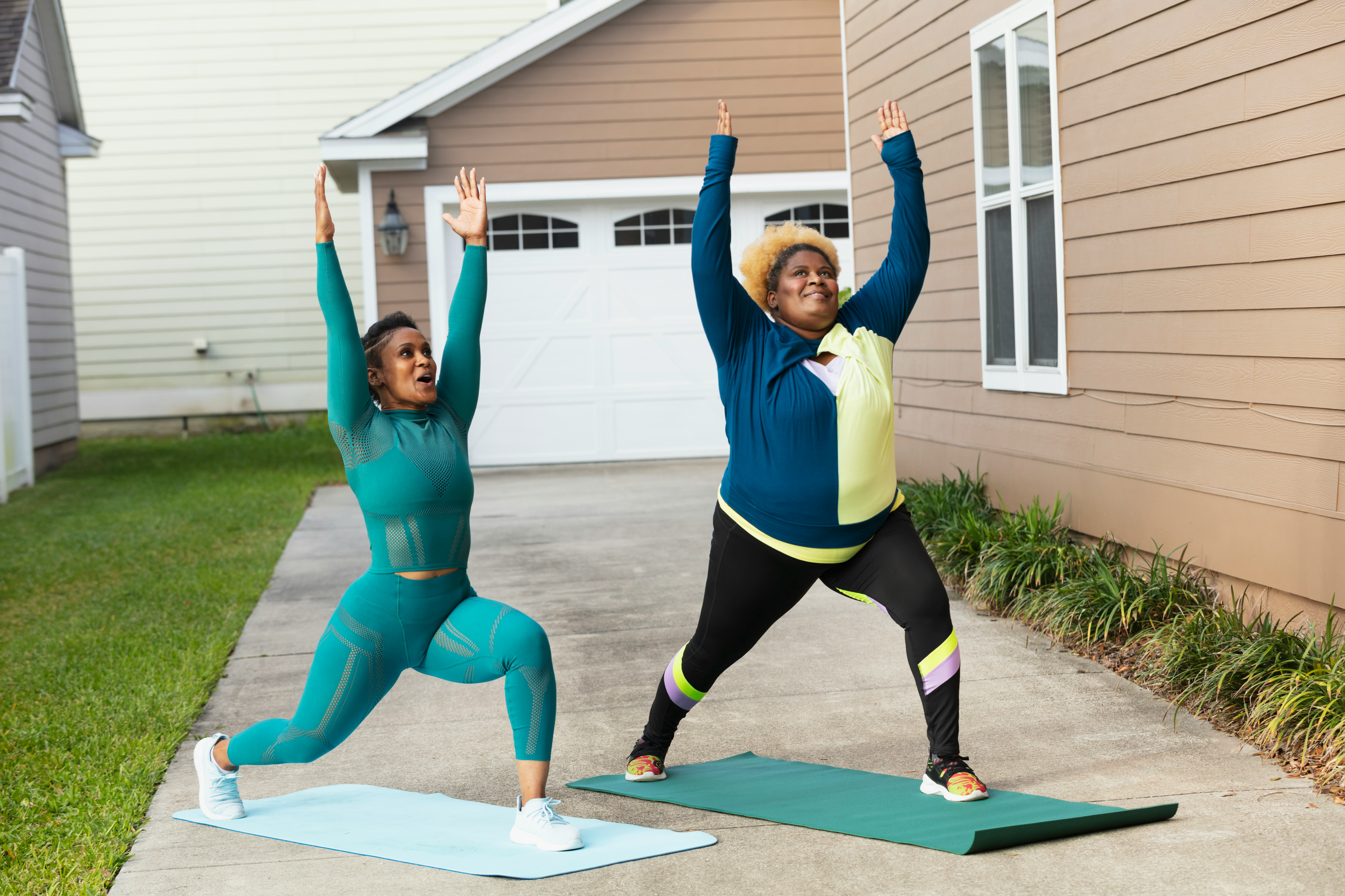 How to do crescent lunge.