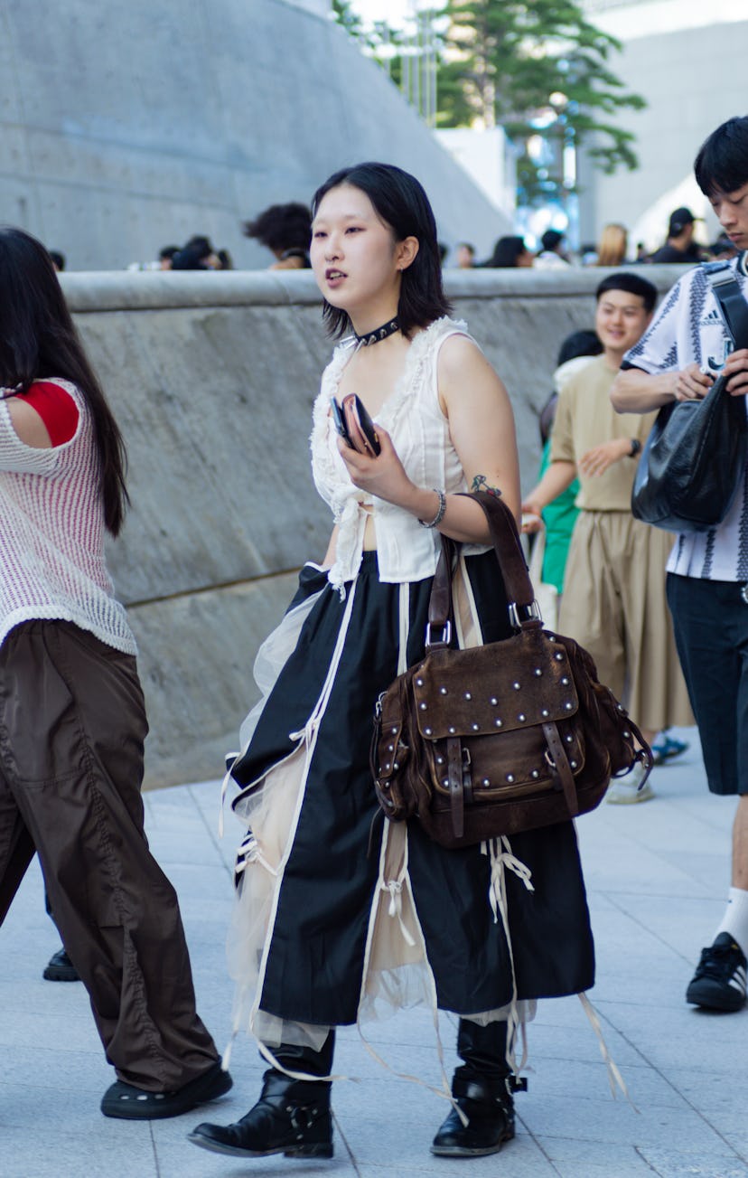 SEOUL, SOUTH KOREA - SEPTEMBER 06: A guest at Seoul Fashion Week S/S 2024 on September 06, 2023 in S...