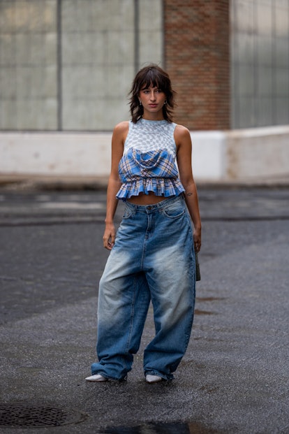 Bangs are a New York Fashion Week Spring/Summer 2024 street style beauty trend.