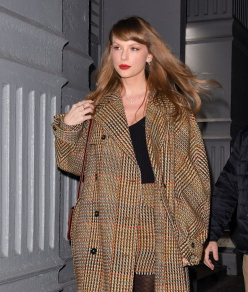 Taylor Swift green sweater dress