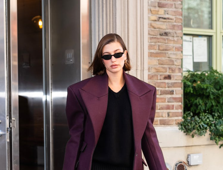 NEW YORK, NEW YORK - NOVEMBER 19: Hailey Bieber is seen in Tribeca on November 19, 2023 in New York ...