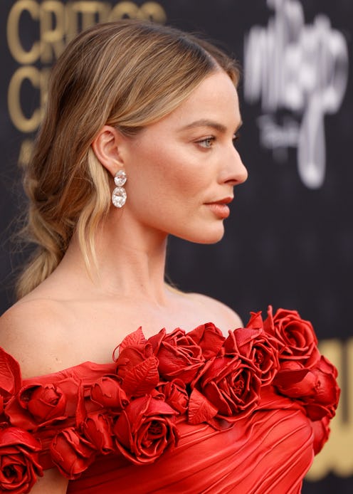 Margot Robbie low bun at 2024 Critics Choice Awards