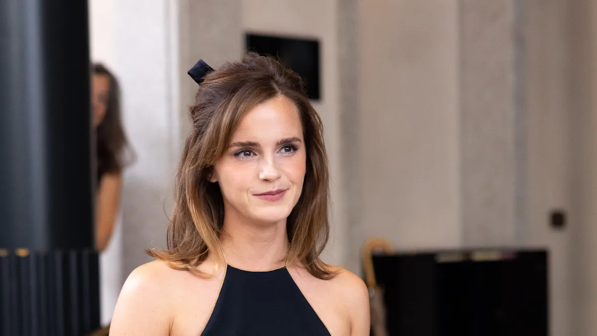 Emma Watson Corte Pixie 2024 Emma Watson's New Haircut Is The Sign You