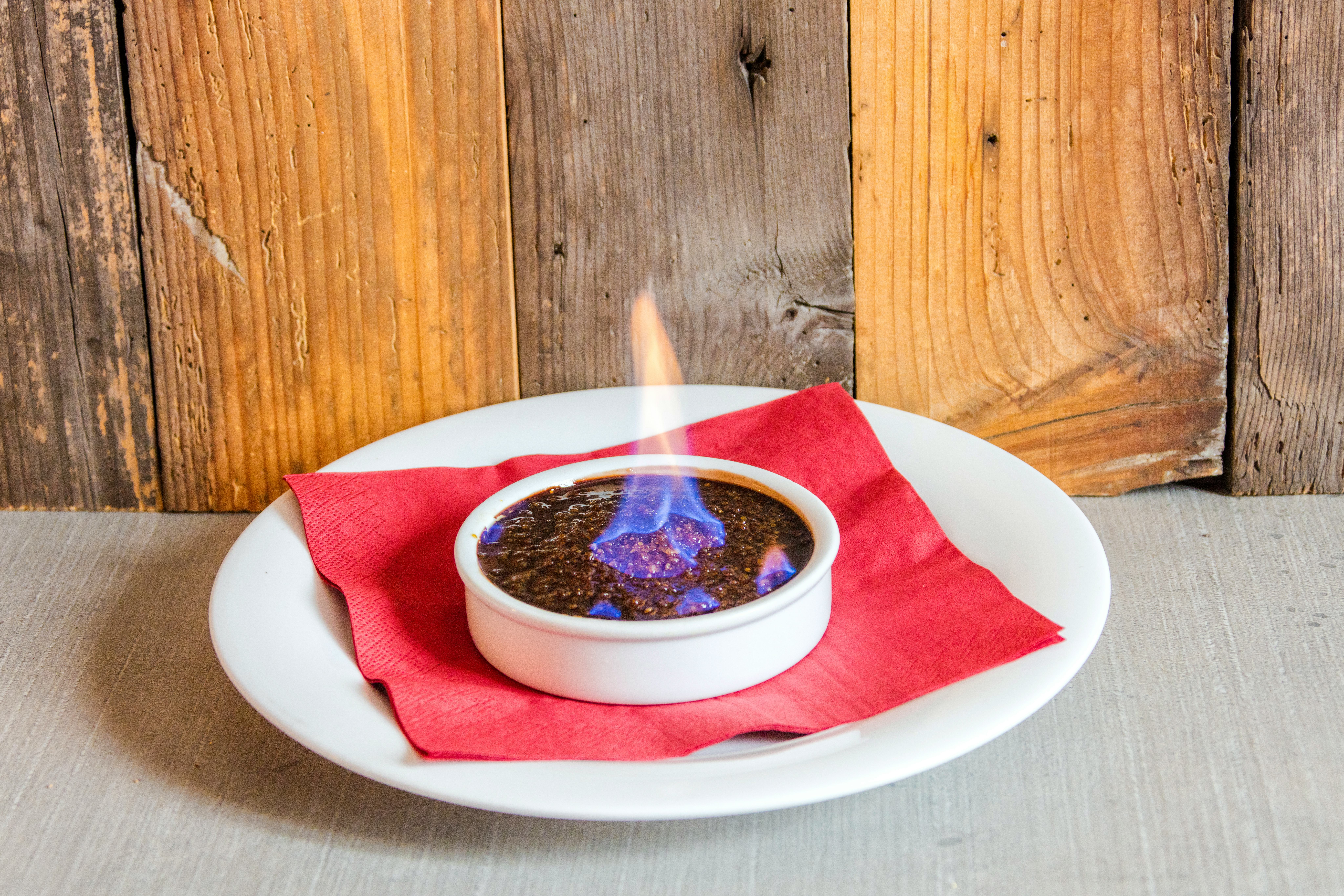The Valentine&rsquo;s Day meal that Libras should have is flambé.