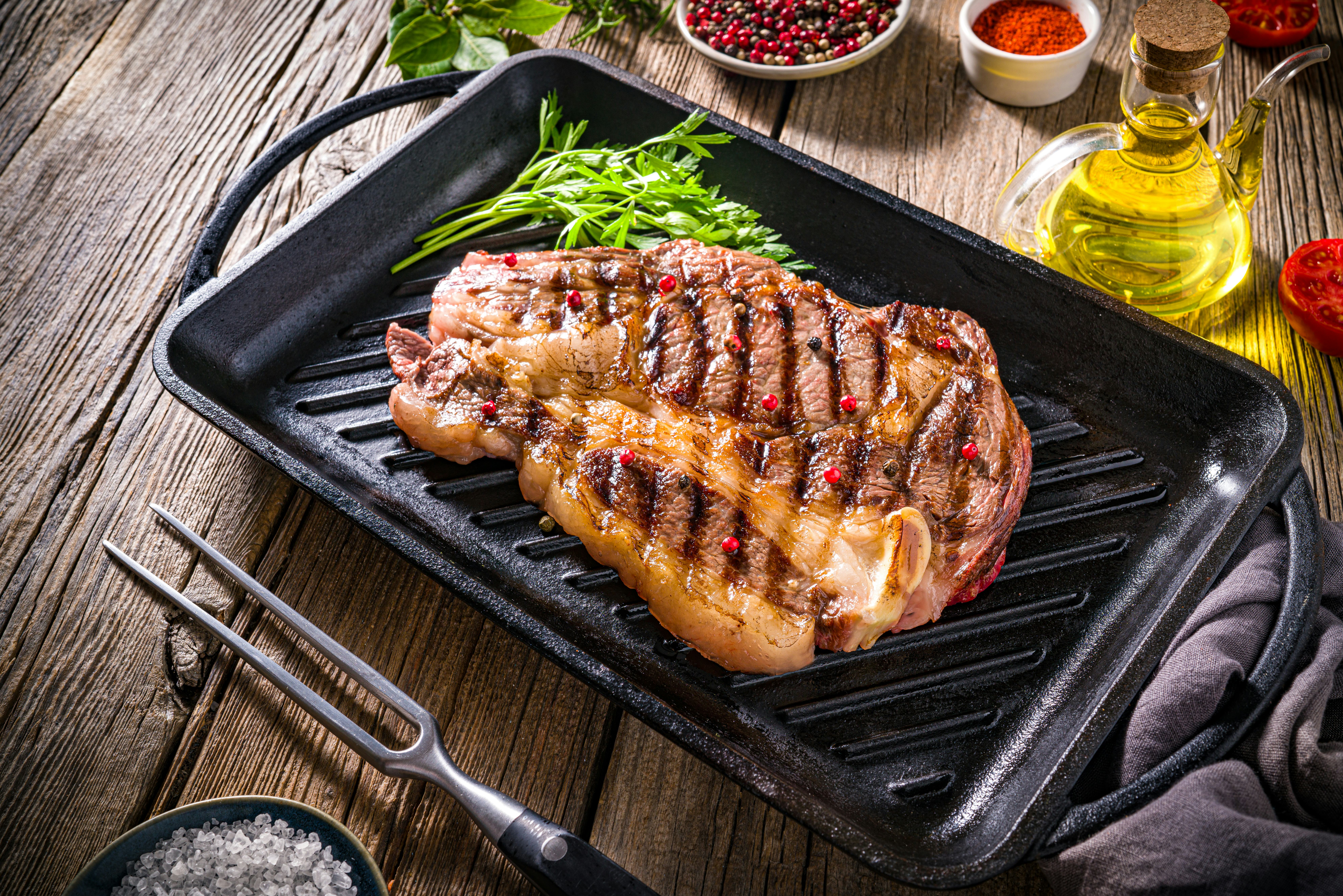 The Valentine&rsquo;s Day meal that Aries should have is steak.