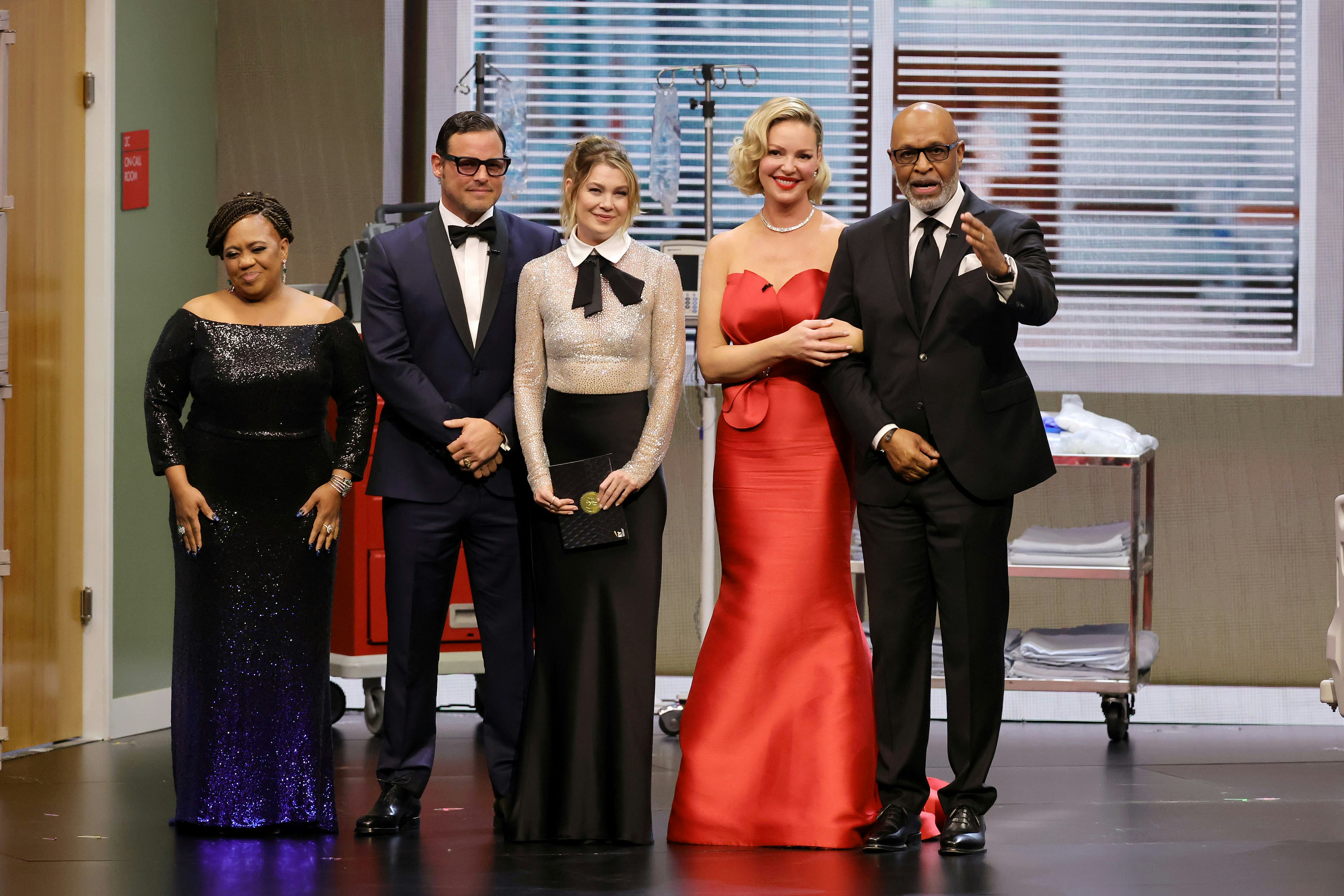 Chandra Wilson, Justin Chambers, Ellen Pompeo, Katherine Heigl and James Pickens of &ldquo;Grey&rsquo;s Anatomy&rdquo;&hellip;