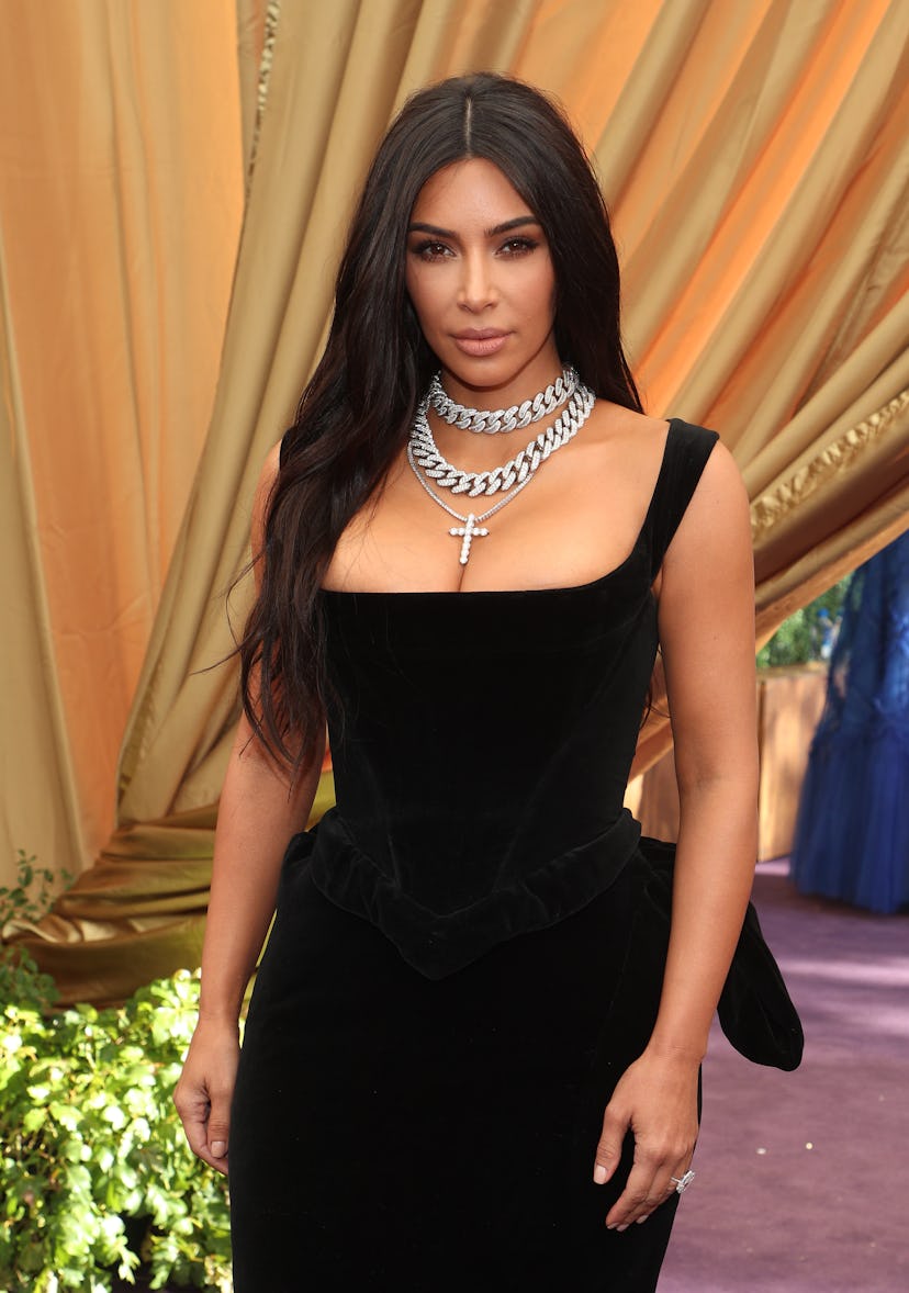 Kim Kardashian silver chain necklace
