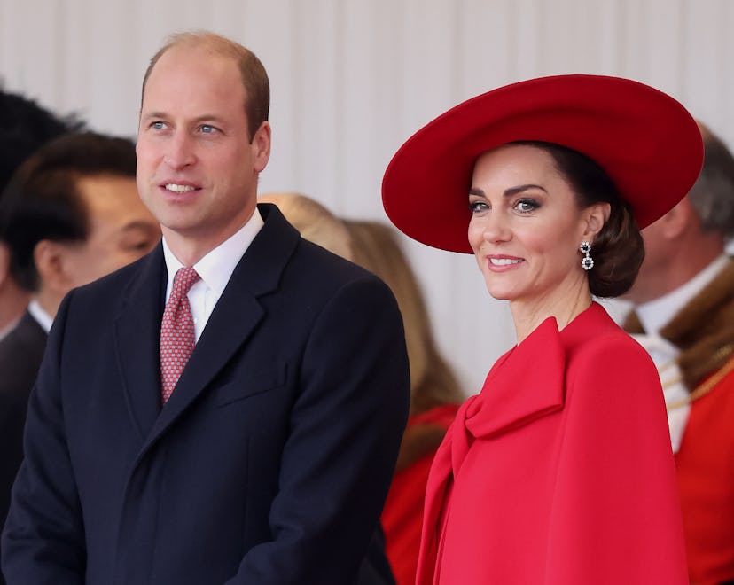LONDON, ENGLAND - NOVEMBER 21: Prince William, Prince of Wales and Catherine, Princess of Wales atte...