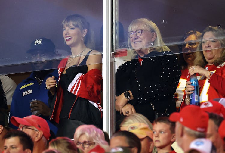 Taylor Swift and Donna Kelce cheer on Travis Kelce and Kansas City Chiefs in a VIP suite. 