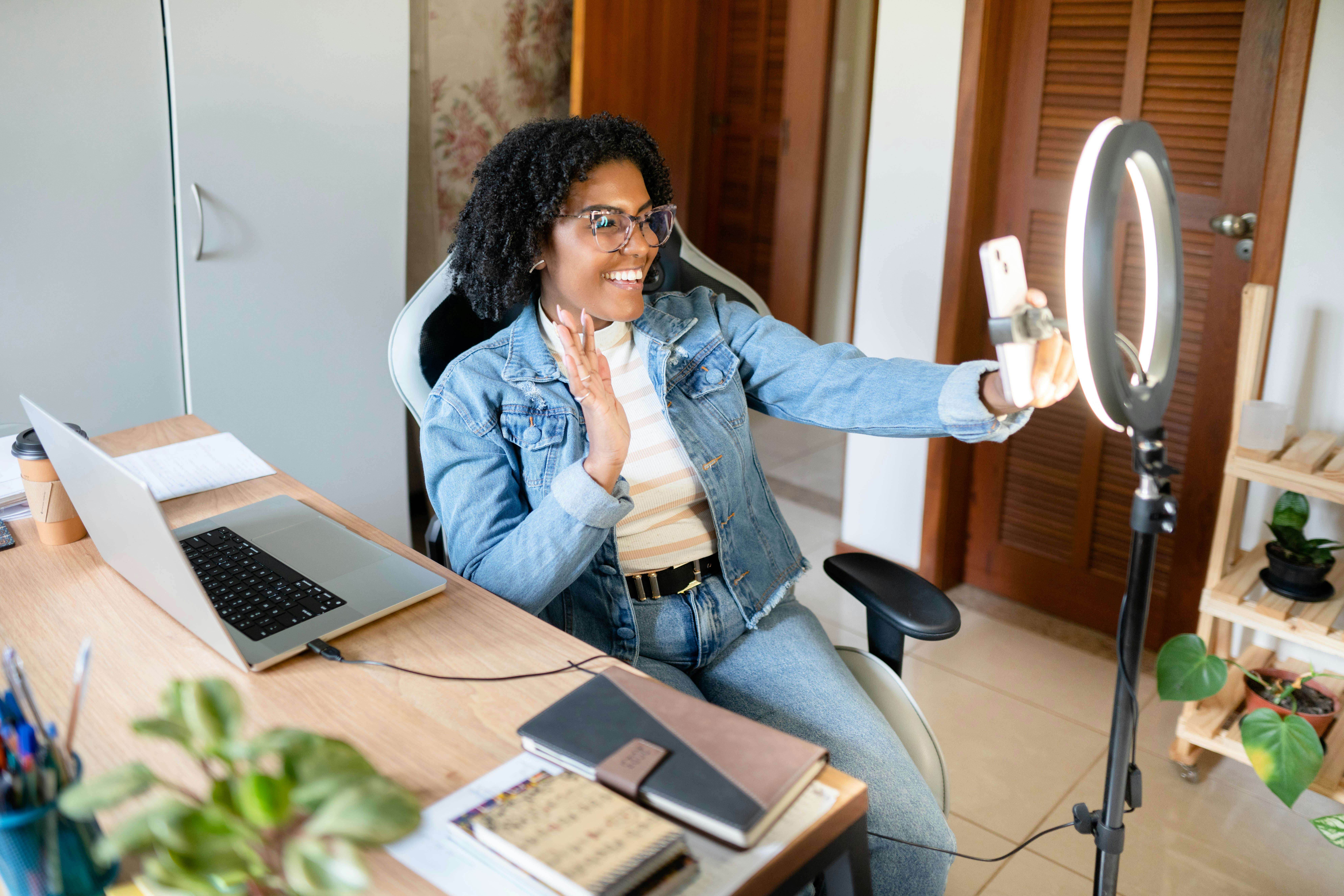 Libra should have fun on social media this full moon.