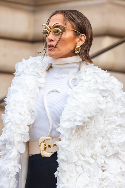 Jennifer Lopez debuted her chopped bob at the Schiaparelli haute couture show.