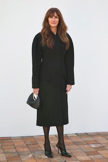 Julia Roberts arrives for the Jacquemus Womenswear Ready-to-wear Spring-Summer 2024 collection at Ma...