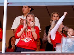 KANSAS CITY, MISSOURI - OCTOBER 22: Taylor Swift and Brittany Mahomes cheer during a game between th...