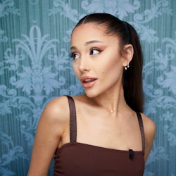 Ariana Grande brown winged makeup