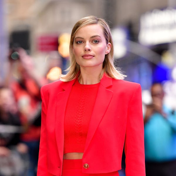 Margot Robbie flipped ends hairstyle