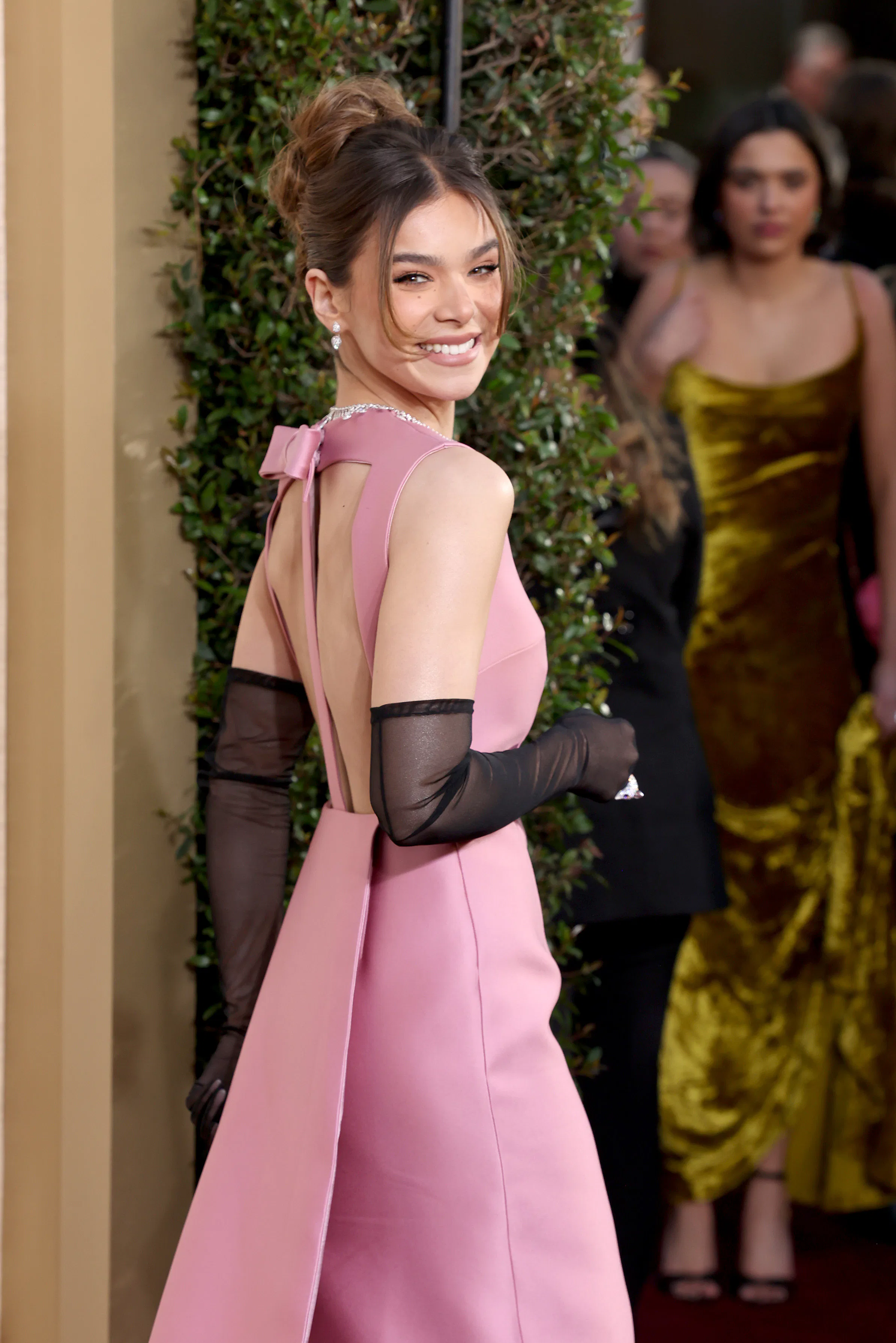 Bow Dresses Dominated The 2024 Golden Globes Red Carpet