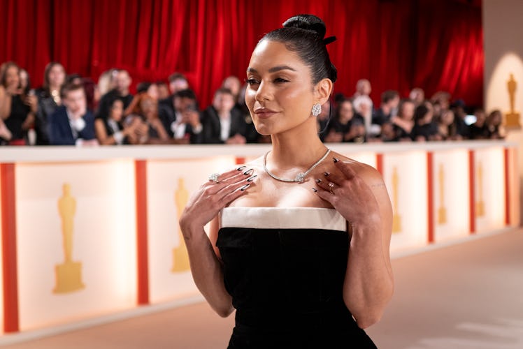 Vanessa Hudgens shares what it's like to host the Oscars red carpet. 