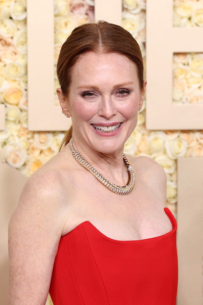 Julianne Moore attends the 81st Annual Golden Globe Awards statement necklace