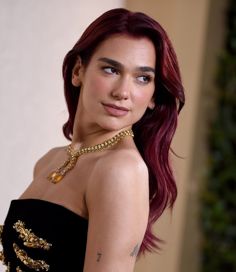 BEVERLY HILLS, CALIFORNIA - JANUARY 7: Dua Lipa attends the 81st Annual Golden Globe Awards at the B...