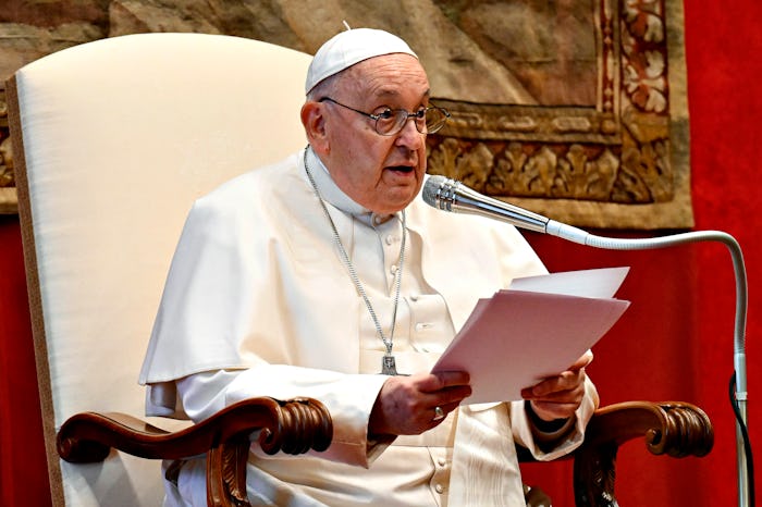VATICAN CITY, VATICAN - JANUARY 08: (EDITOR NOTE: STRICTLY EDITORIAL USE ONLY - NO MERCHANDISING) Po...