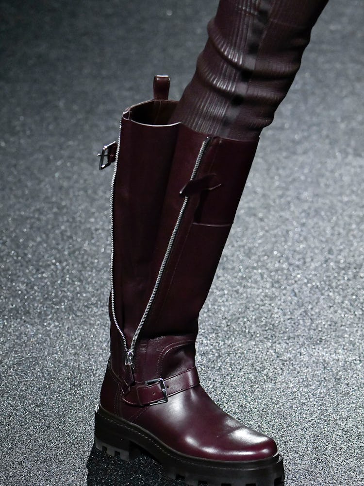 PARIS, FRANCE - MARCH 02: A model walks the runway during the Hermes Ready to Wear Fall/Winter 2024-...