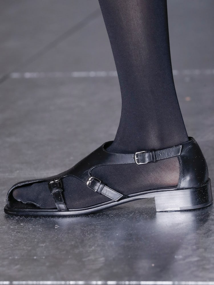 NEW YORK, USA - FEBRUARY 12: A model walks the runway during the Tory Burch Ready to Wear Fall/Winte...