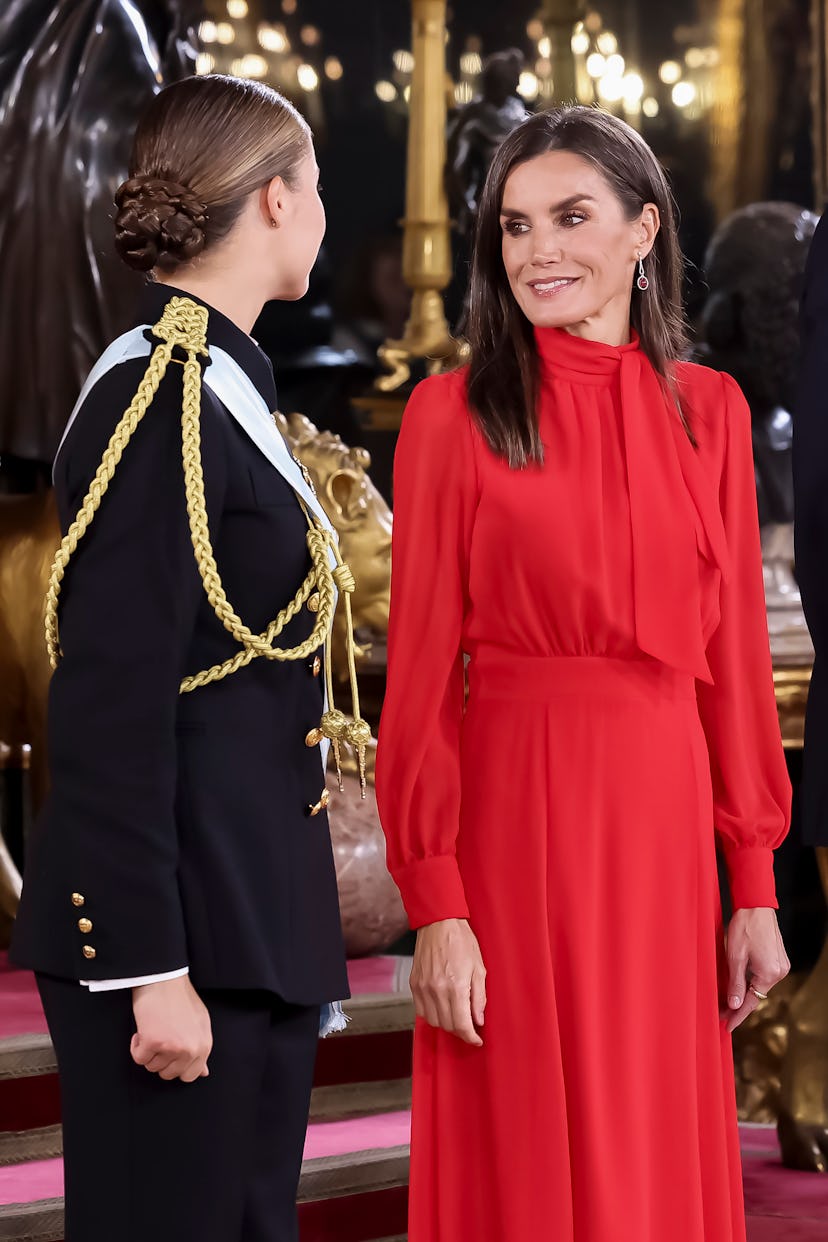 MADRID, SPAIN - OCTOBER 12: Crown Princess Leonor of Spain and Queen Letizia of Spain attend a recep...
