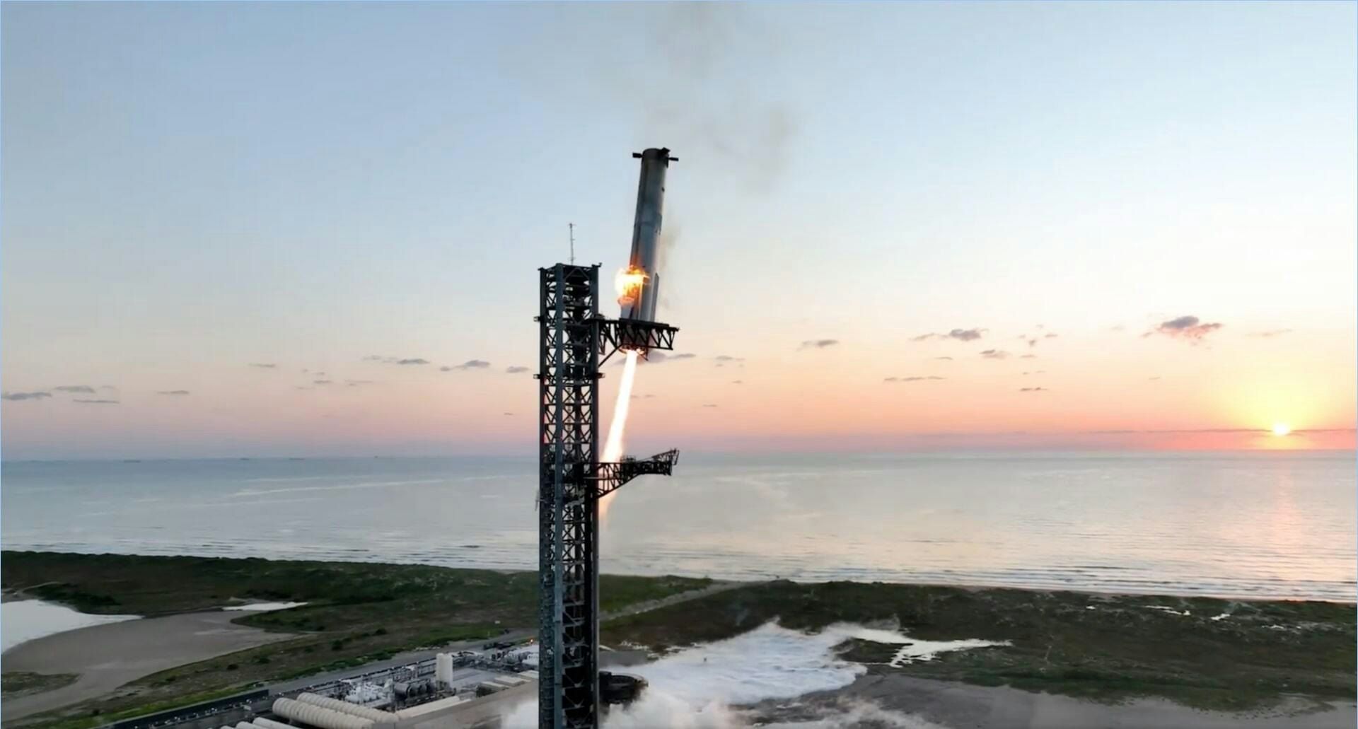 Here's How SpaceX's "Chopsticks" Caught a Rocket In This Beautiful Engineering Feat