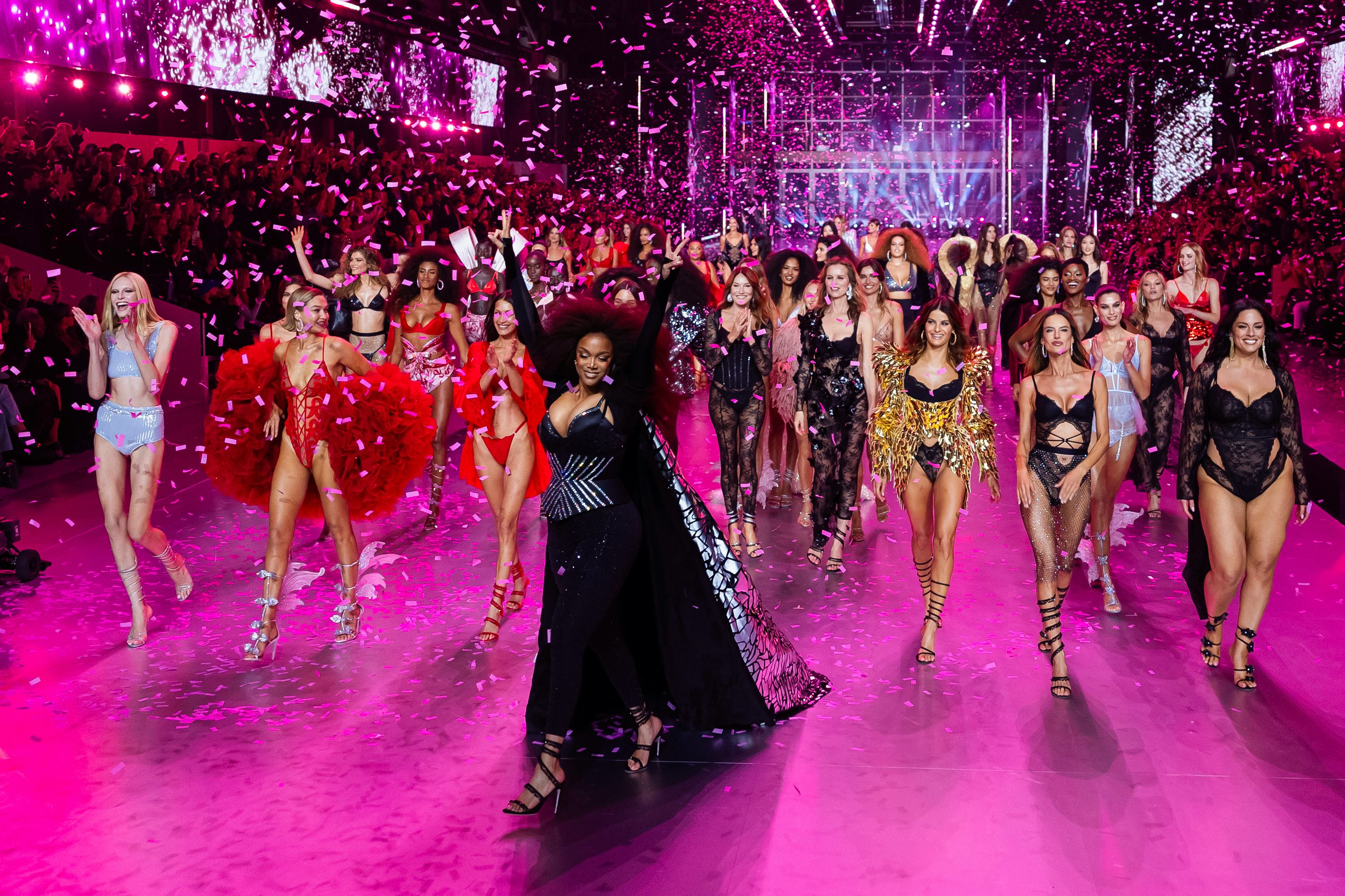 Tyra Banks' appearance at the Victoria&rsquo;s Secret Fashion Show 2024 garnered enthusiastic reactions.