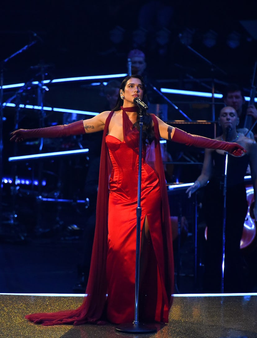 Dua Lipa wore an old Hollywood slit dress to a recent performance.